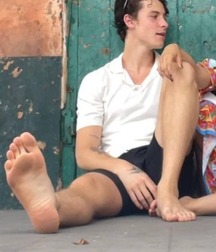 Gay porn ragazzi barefoot 61a0d829de209.jpg