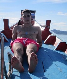 Gay porn ragazzi scalzi  61a407a11f5b5.jpg