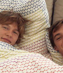 Gay porn giovani stalloni scopano bocca e culo