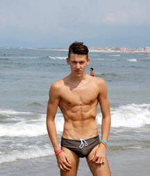 Gay porn twinks fun in pool boys shirtless 62502bed8459f.jpg