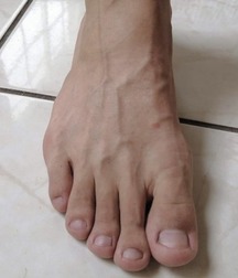Barefoot twinks foot play cam boys porn 6272baec422c0.jpg