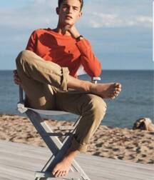 Walking barefoot young twink tube guys 6272bc4659d2c.jpg