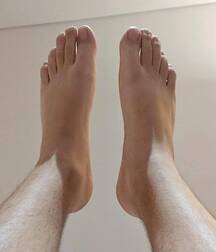 Walking barefoot young twink tube guys 6272bc65c7077.jpg