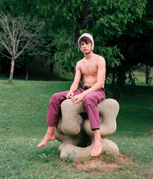 Walking barefoot young twink tube guys 6272bc8ef2217.jpg
