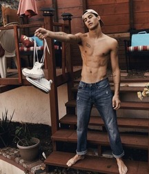 Walking barefoot young twink tube guys 6272bc94d59f8.jpg