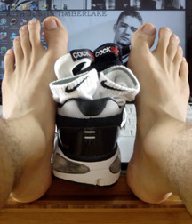 Walking barefoot young twink tube guys 6272bc96ce4ae.jpg
