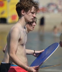 Summer twinks in pool tube public shirtless 62b2002014203.jpg