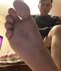 Lover feet young twink tube guys bare 62bafb100d0ee.jpg