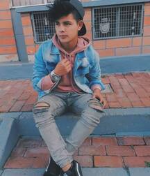 Twinks in snakers boys cute tube 62bedf26e5885.jpg