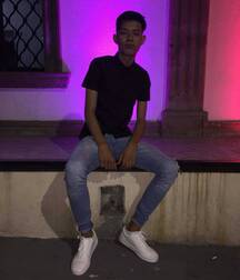 Twinks in snakers boys cute tube 62bedf4786249.jpg