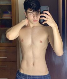 Hunk and smooth twink tube models 62bee1fe30e66.jpg