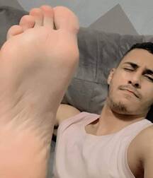 barefoot boys under twink tube toes 62ec20455549c.jpg