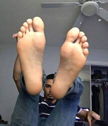 barefoot boys under twink tube toes 62ec2068e9897.jpg