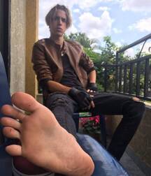 barefoot boys under twink tube toes 62ec20a2f0bd4.jpg