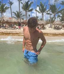 hunk and smooth young ripped twink tube 62fe2d100edf8.jpg