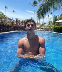 hunk and smooth young ripped twink tube 62fe2d600e757.jpg
