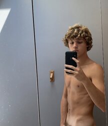 Hot teens & twinks selfie boys gay porn combo 6213c13e8c88f.jpg