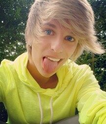 Young teen hotties mix selfies twink tube 6259aa2165faa.jpg