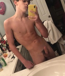 Young teen hotties mix selfies twink tube 6259aa35bfa4e.jpg