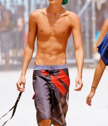Hot Guys Sneaky Summer Twink Tube Fun 61a514cbca918.jpg