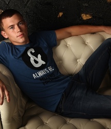 Liam handsome gay porn model shows off boys porn 61b268c1cc6e0.jpeg