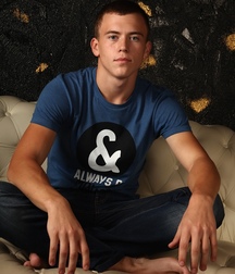 Liam handsome gay porn model shows off boys porn 61b268c636842.jpeg