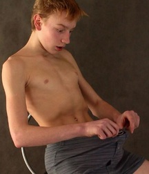 Blond and smiling boy gay porn model 61b64fbabb251.jpeg