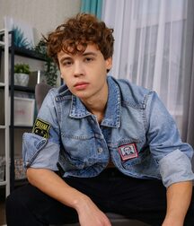 Leo new handsome gay porn model 61b8c5dc704d4.jpeg