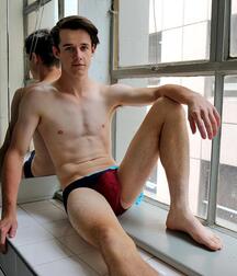 Brad Hunter gay porn model and his photographer  61ca335c56f4d.jpeg