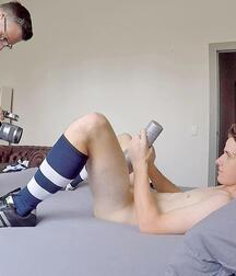 Brad Hunter gay porn model and his photographer  61ca336173027.jpeg