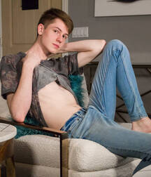 Miles gay porn models shows off twink 6276b4da0ee2b.jpg