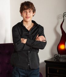 Sam new gay porn model shows off 62d01952b5365.jpeg