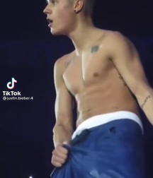 Bieber Superboy comendo o amigo gay porn 618e58d79a62e.jpg