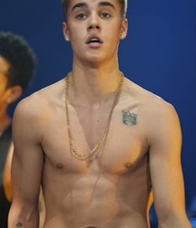 Bieber Superboy comendo o amigo gay porn 618e58df6325c.jpg