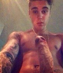 Bieber Superboy comendo o amigo gay porn 618e58eda2640.jpg
