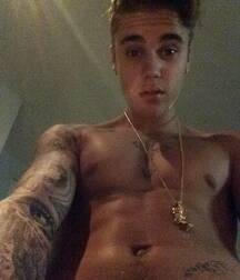 Bieber Superboy comendo o amigo gay porn 618e58f4b20be.jpg