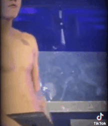 Bieber Superboy comendo o amigo gay porn 618e59067f7af.gif