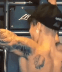 Bieber Superboy comendo o amigo gay porn 618e590e25298.gif
