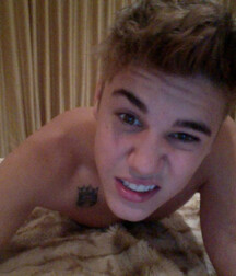 Bieber Superboy comendo o amigo gay porn 618e595d45305.jpg