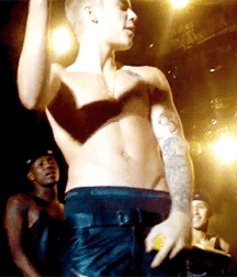 Bieber Superboy comendo o amigo gay porn 618e596009cee.gif