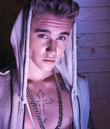 Bieber Superboy comendo o amigo gay porn 618e947511637.jpg