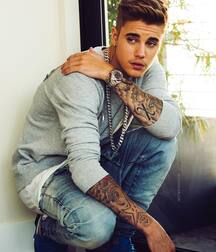 Bieber Superboy comendo o amigo gay porn 618e9483db012.jpg