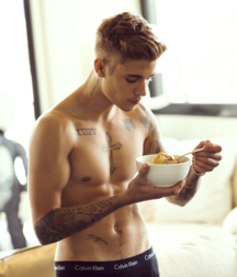 Bieber Superboy comendo o amigo gay porn 618e9488b9567.png