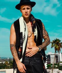 Bieber Superboy comendo o amigo gay porn 618e94984bb41.jpg