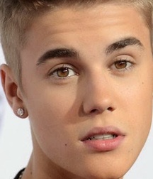 Bieber Superboy comendo o amigo gay porn nude 618eac0445ee0.jpg