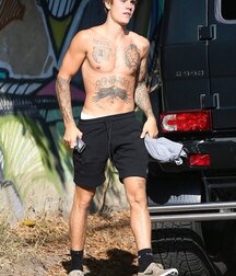 Bieber Superboy comendo o amigo gay porn nude 618eac16a87e1.jpg