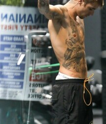 Bieber Superboy comendo o amigo gay porn nude 618eac1ec7d62.jpg
