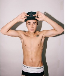 Bieber Superboy comendo o amigo gay porn nude 618eac2133bfa.jpg