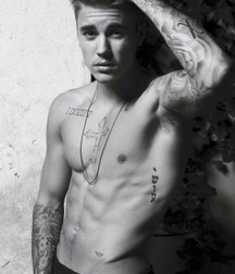 Bieber Superboy comendo o amigo gay porn nude 618eac25201b0.jpg