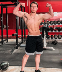flexing muscle boys twink tube (radb) 6195761d0b377.png